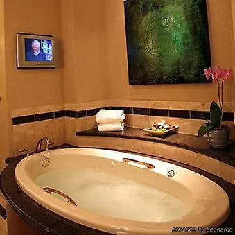 Harrah's & Casino - A Caesars Rewards Destination Hotel